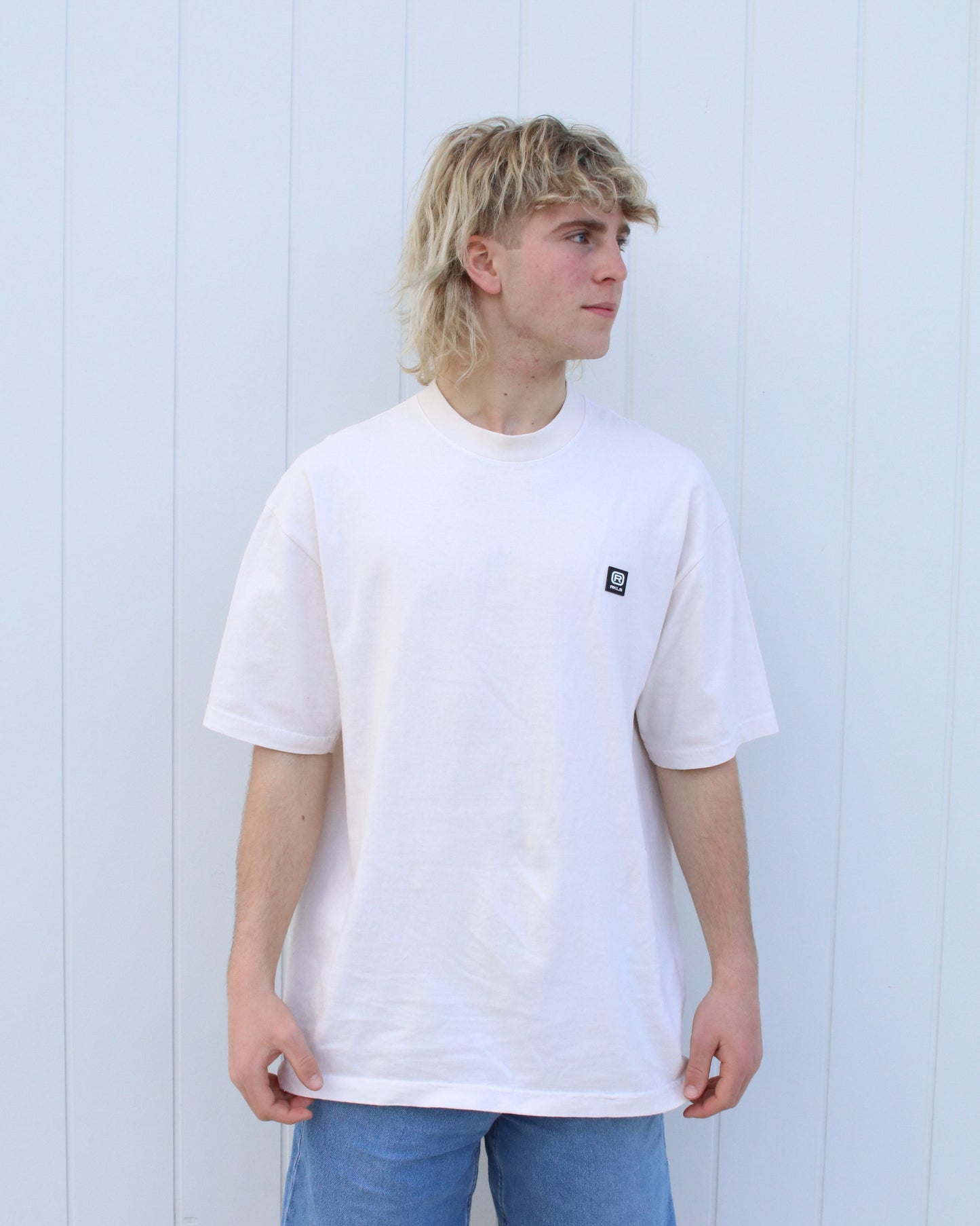 STAPLE TEE