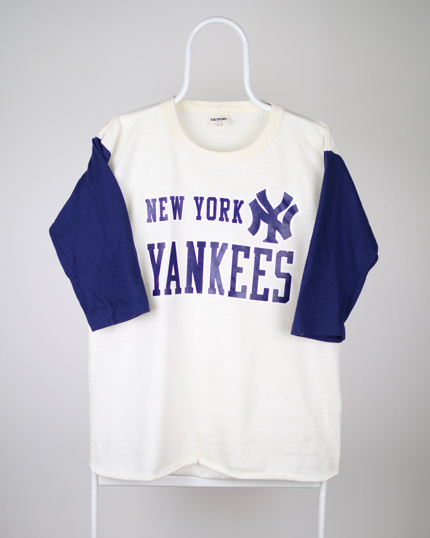 New York Yankees MLB Baseball Tee Small