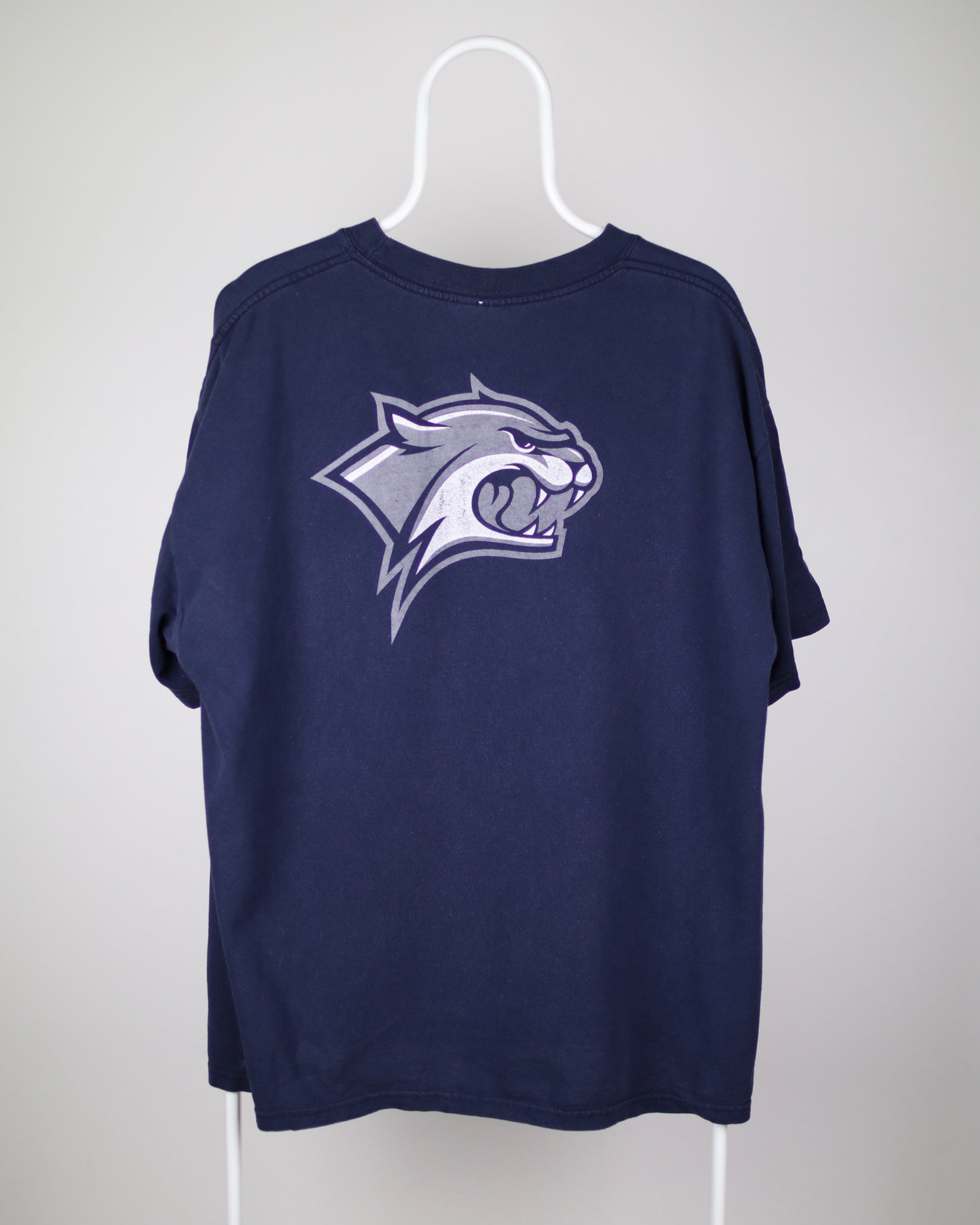 University of New Hampshire Wildcats T-Shirt Large